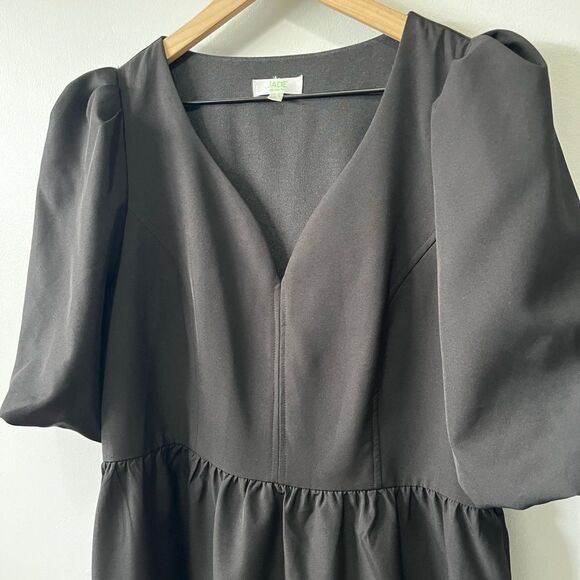 JADE Black Bubble Sleeve Tiered Dress L NWOT - Picture 2 of 7